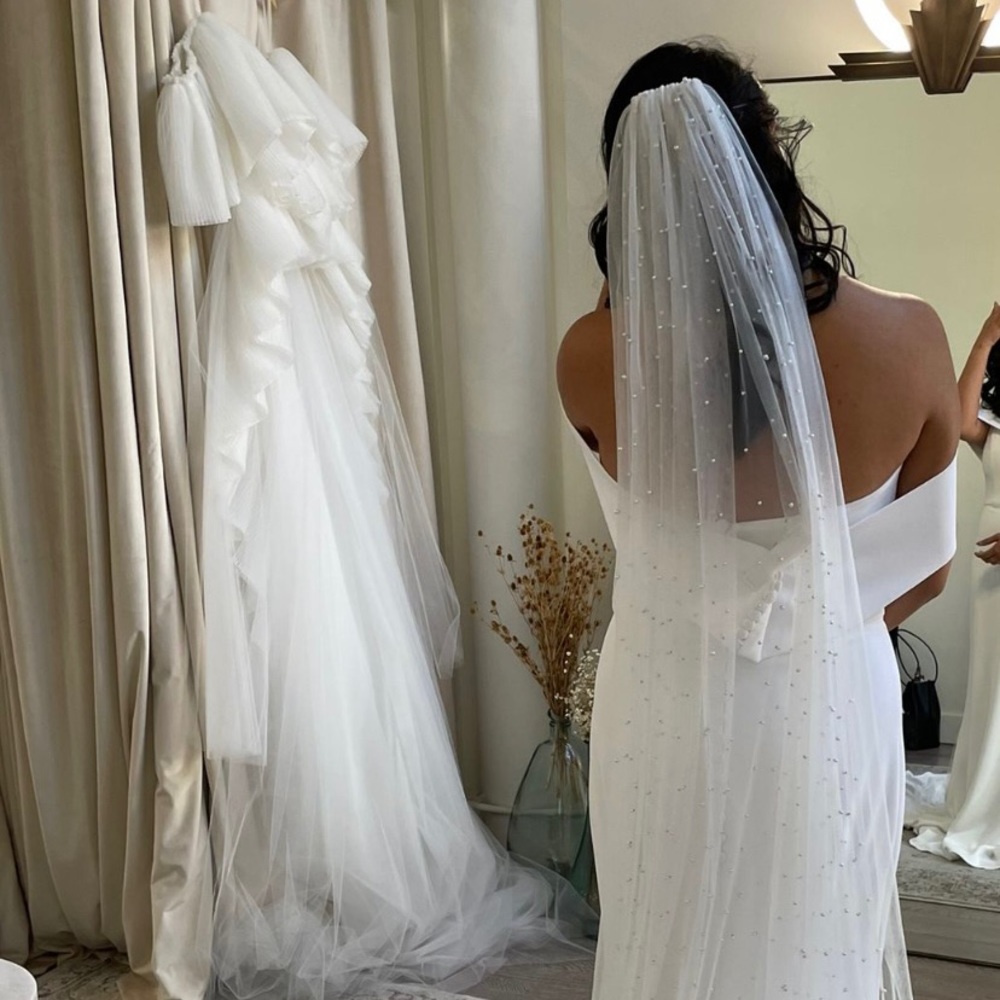 Daughters of Simone Cathedral Length Pearl Veil